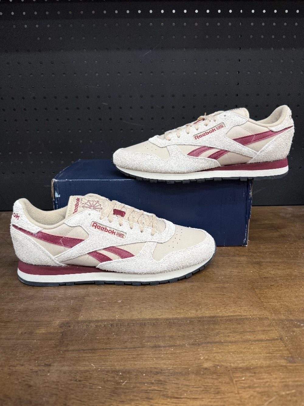 New W/ Box! Men's Reebok Classic Leather Beige Classic Burgundy Sneakers Size 13